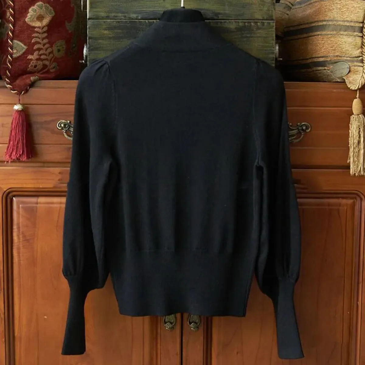 2024 Maglione pullover con base manica lanterna con farfallino di nicchia dal design semplice e retrò 2024