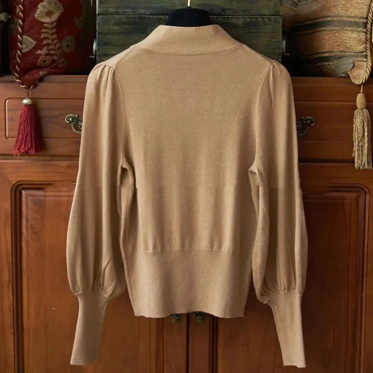 2024 Maglione pullover con base manica lanterna con farfallino di nicchia dal design semplice e retrò 2024