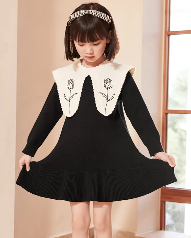 Abito lavorato a maglia con gonna per bambini in maglione di fiori ricamato autunno e inverno per ragazze