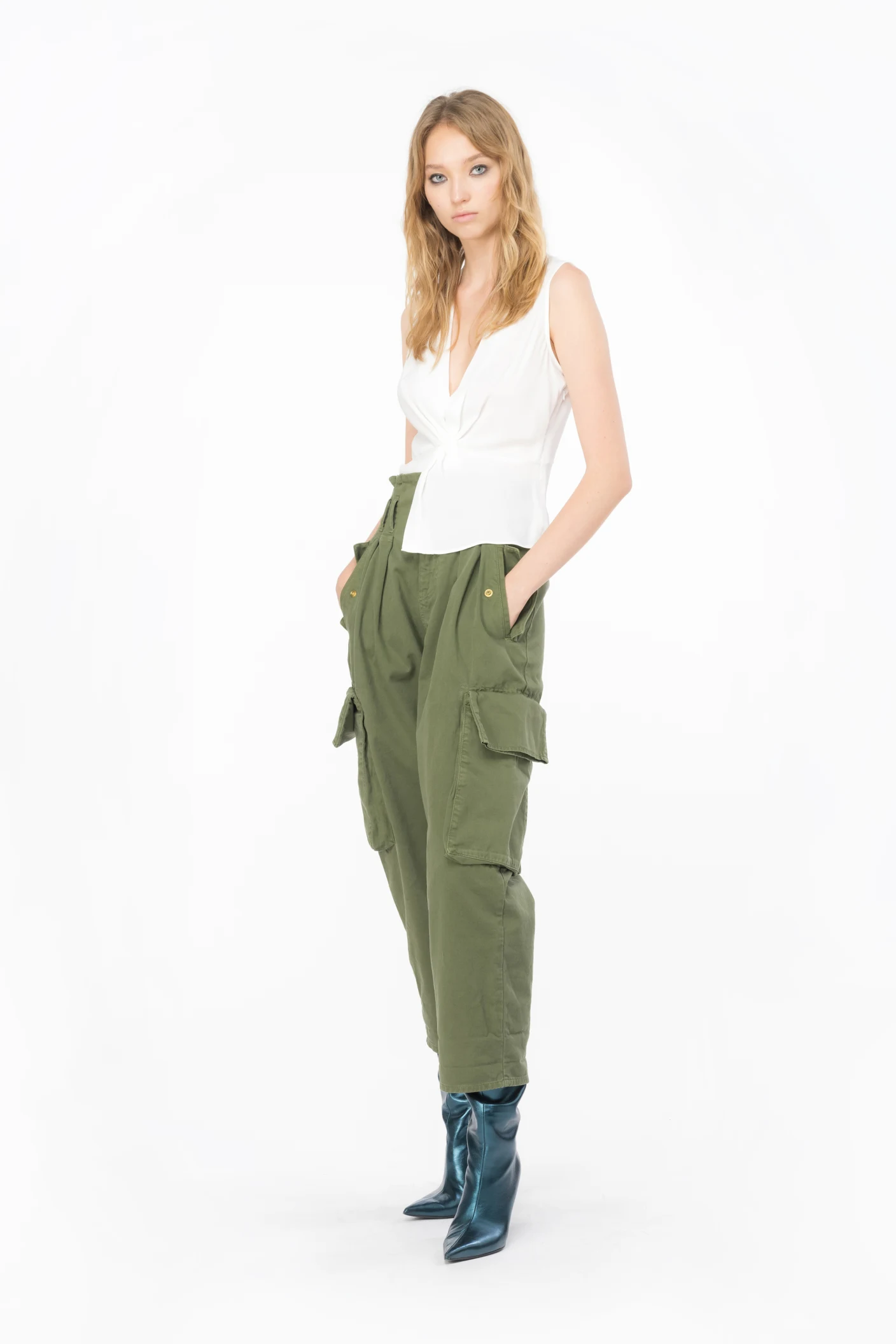 Blusa con scollo a v in crèpe