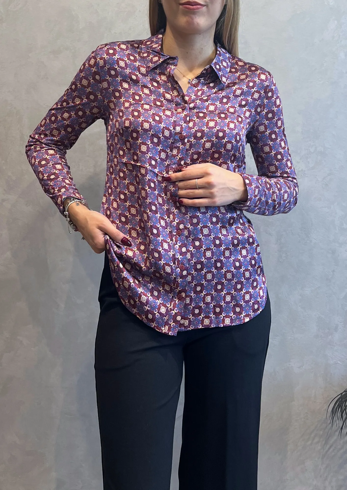 Camicia bimaterica in fantasia geometrica