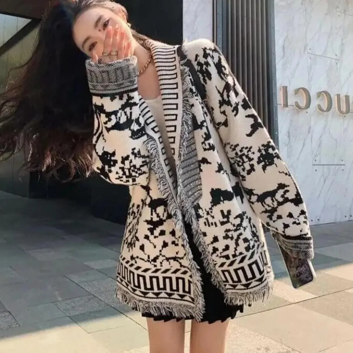 Cappotto cardigan lavorato a maglia con temperamento femminile 2023 Top in maglione di nicchia dal design retrò primaverile