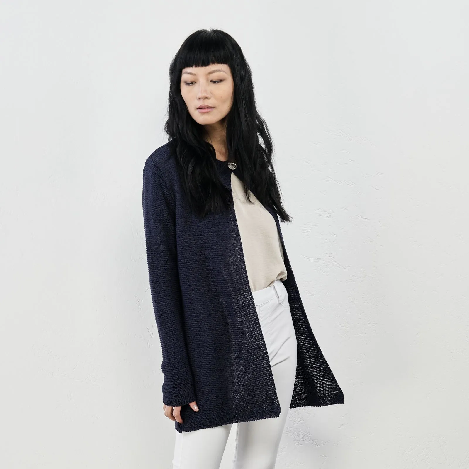 Cardigan blu leggero con bottone