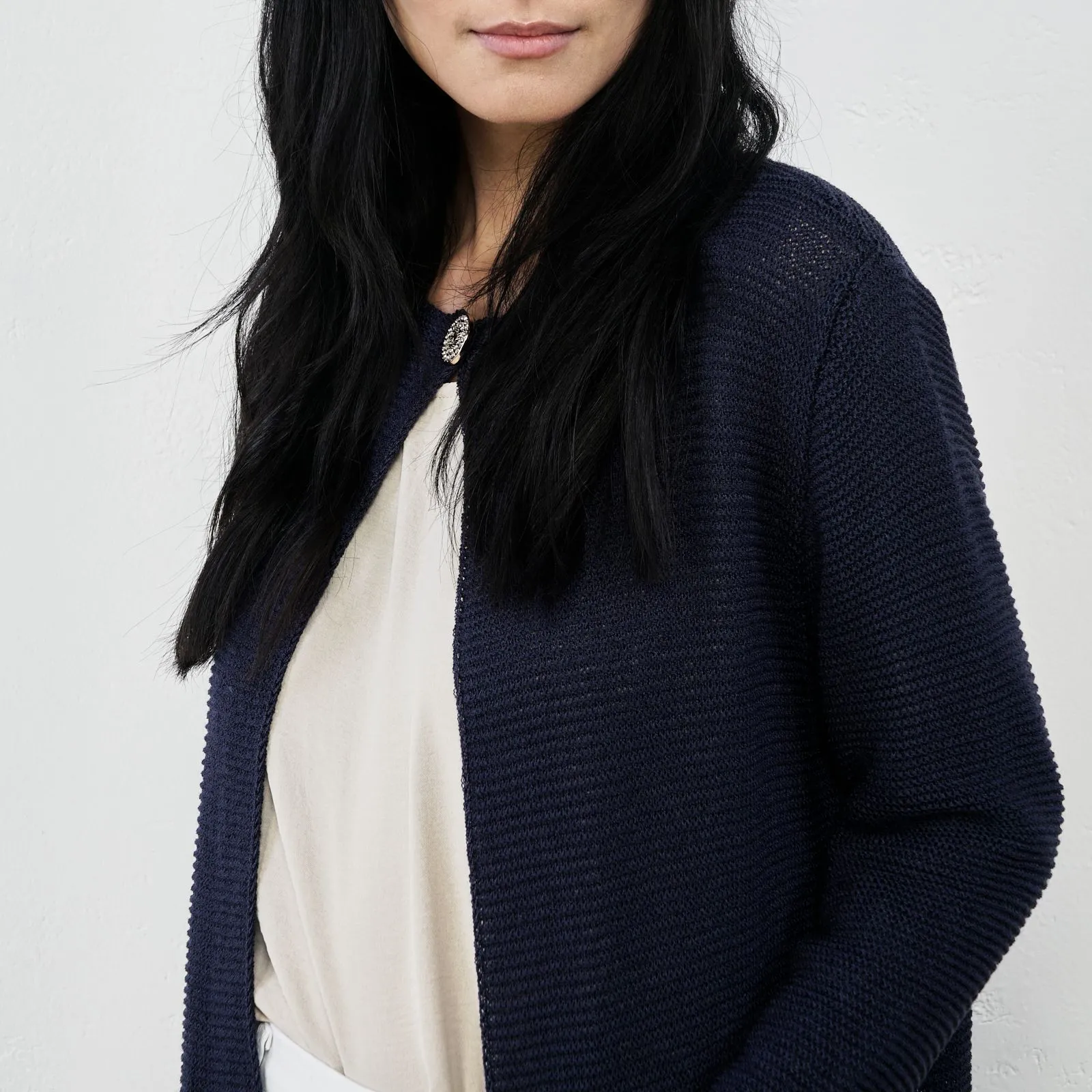 Cardigan blu leggero con bottone
