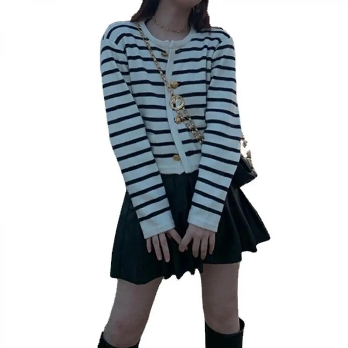 Cardigan lavorato a maglia a righe morbido ed elegante cardigan maglione da donna vintage ritagliato moda popolare vestiti