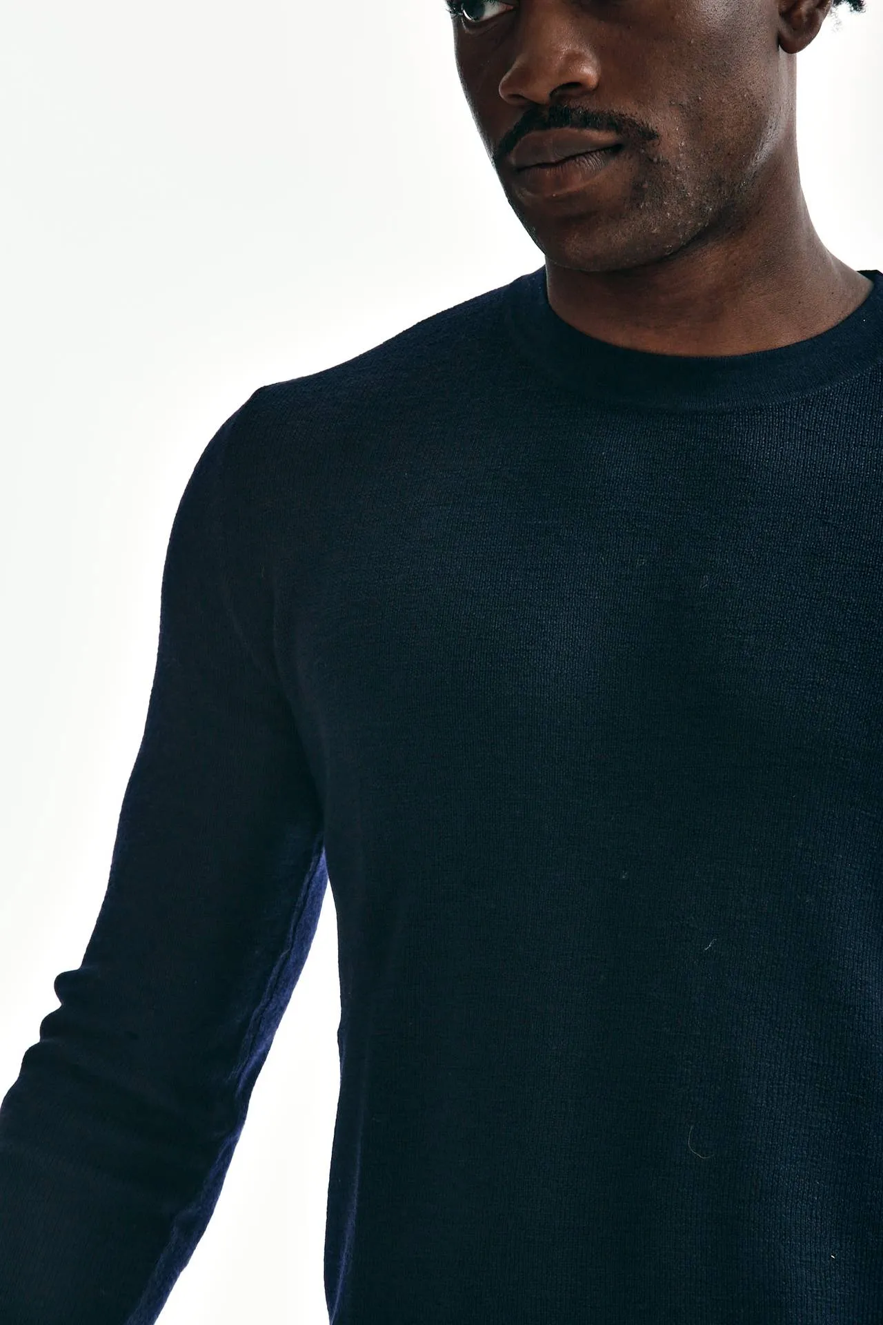 Maglia girocollo in lana blu 