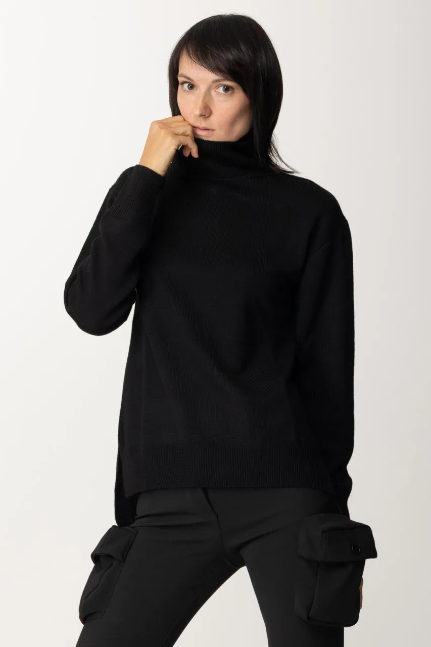 Maglia in lana a collo alto Nero