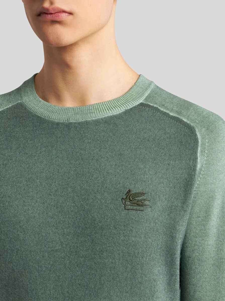 MAGLIA IN LANA CON RICAMO