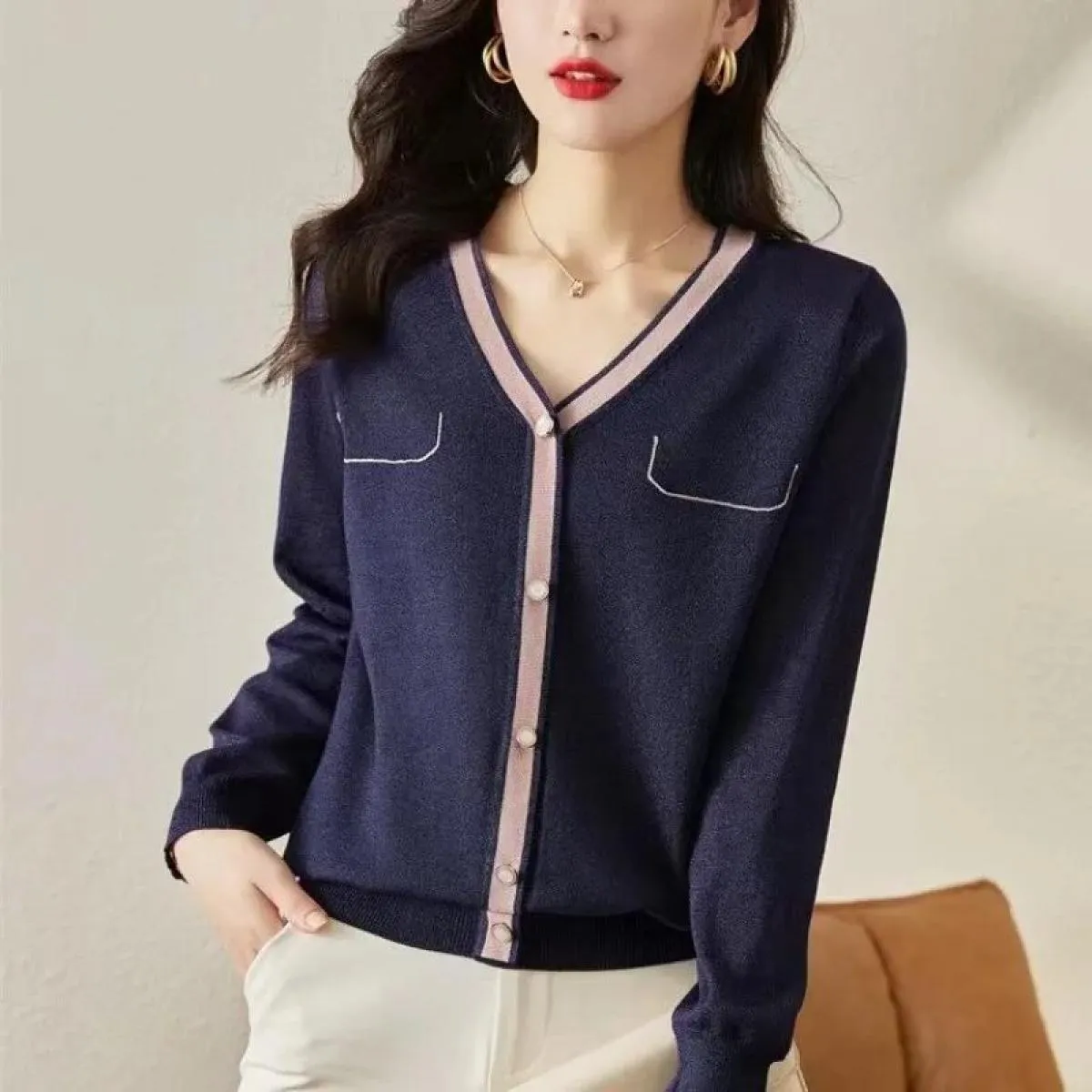 Maglieria da donna manica lunga autunno 2023 nuovo maglione primavera autunno top ampio con scollo a V