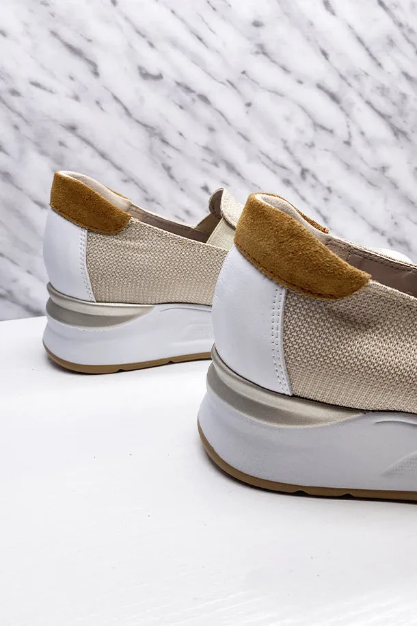   MOOSA Sneakers