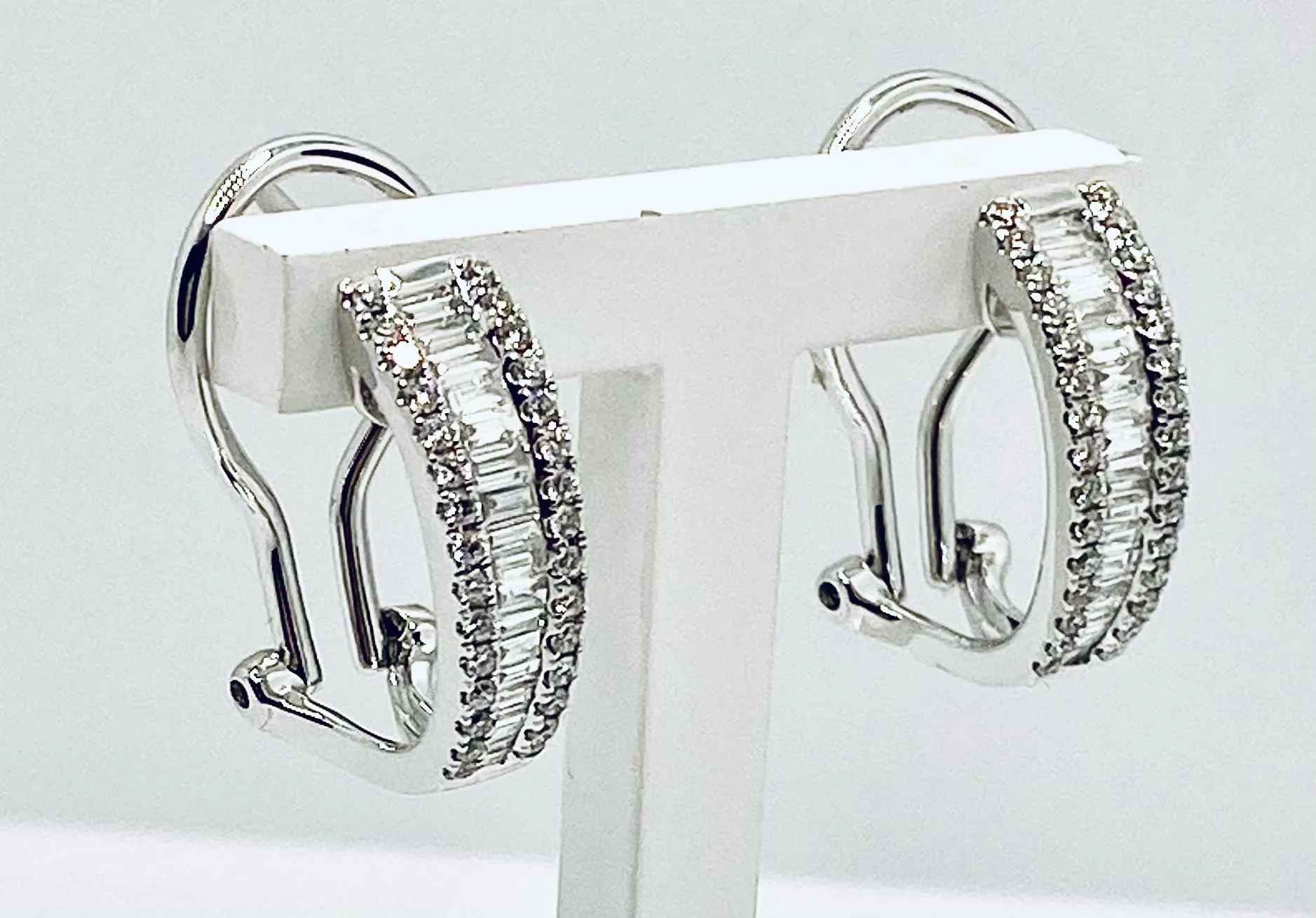 Orecchini con diamanti taglio baguette art. 2355EW
