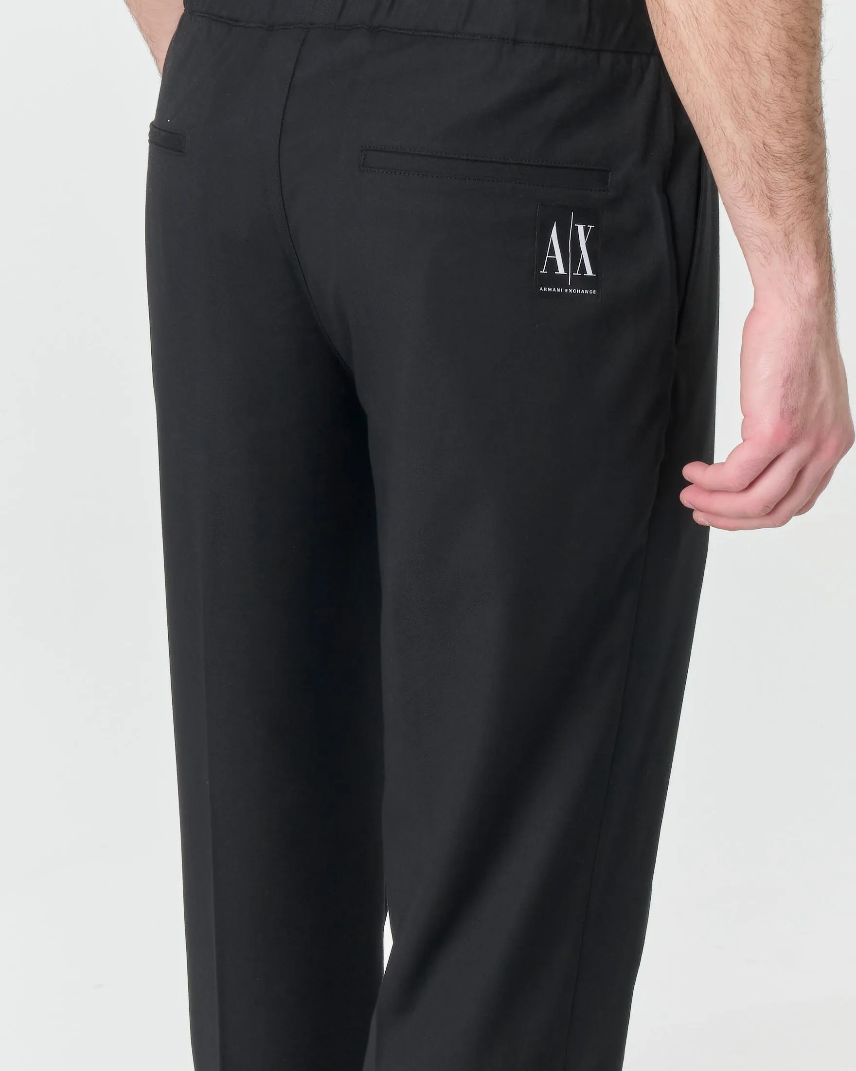 Pantalaccio nero in leggero tessuto stretch con piega verticale