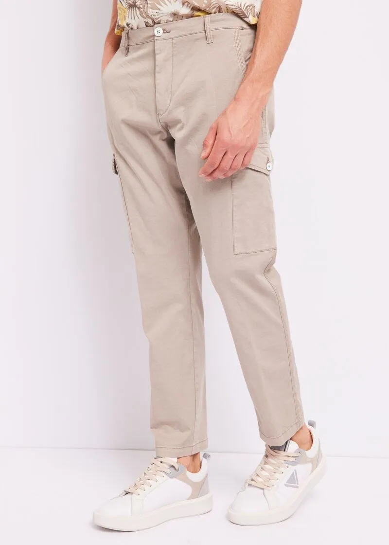 Pantaloni cargo