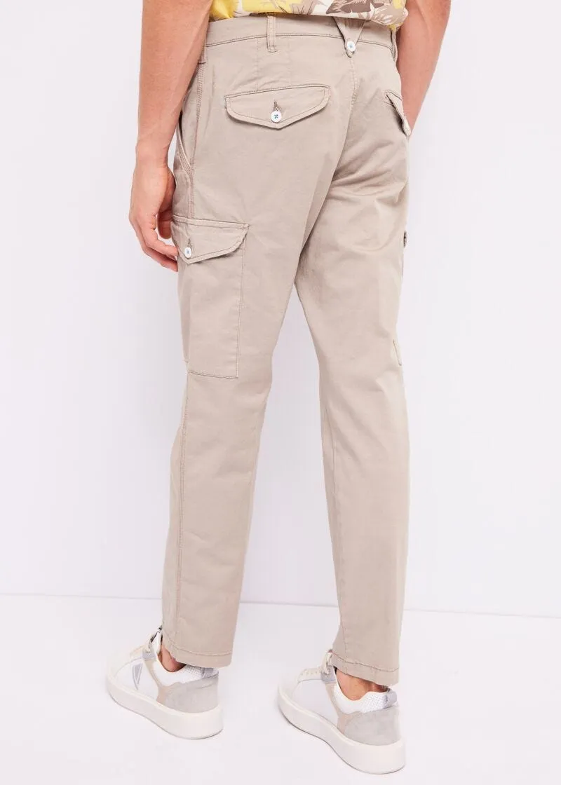 Pantaloni cargo