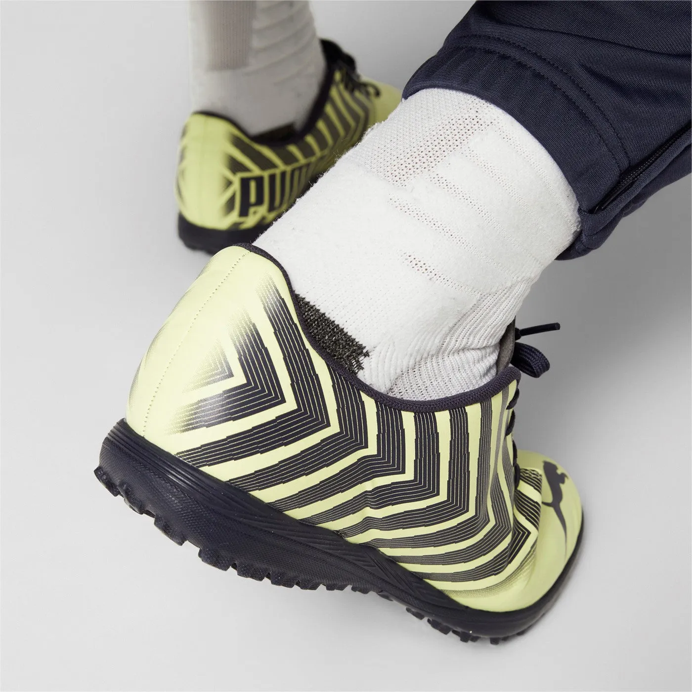 Puma scarpa da calcetto Tacto II TT 106702 05 fresh yellow-parisian night