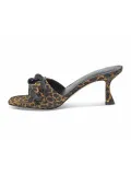 Sandalo con tacco Guess CIABATTINA ACCESSORIO CATENA in tessuto leopardato e nero