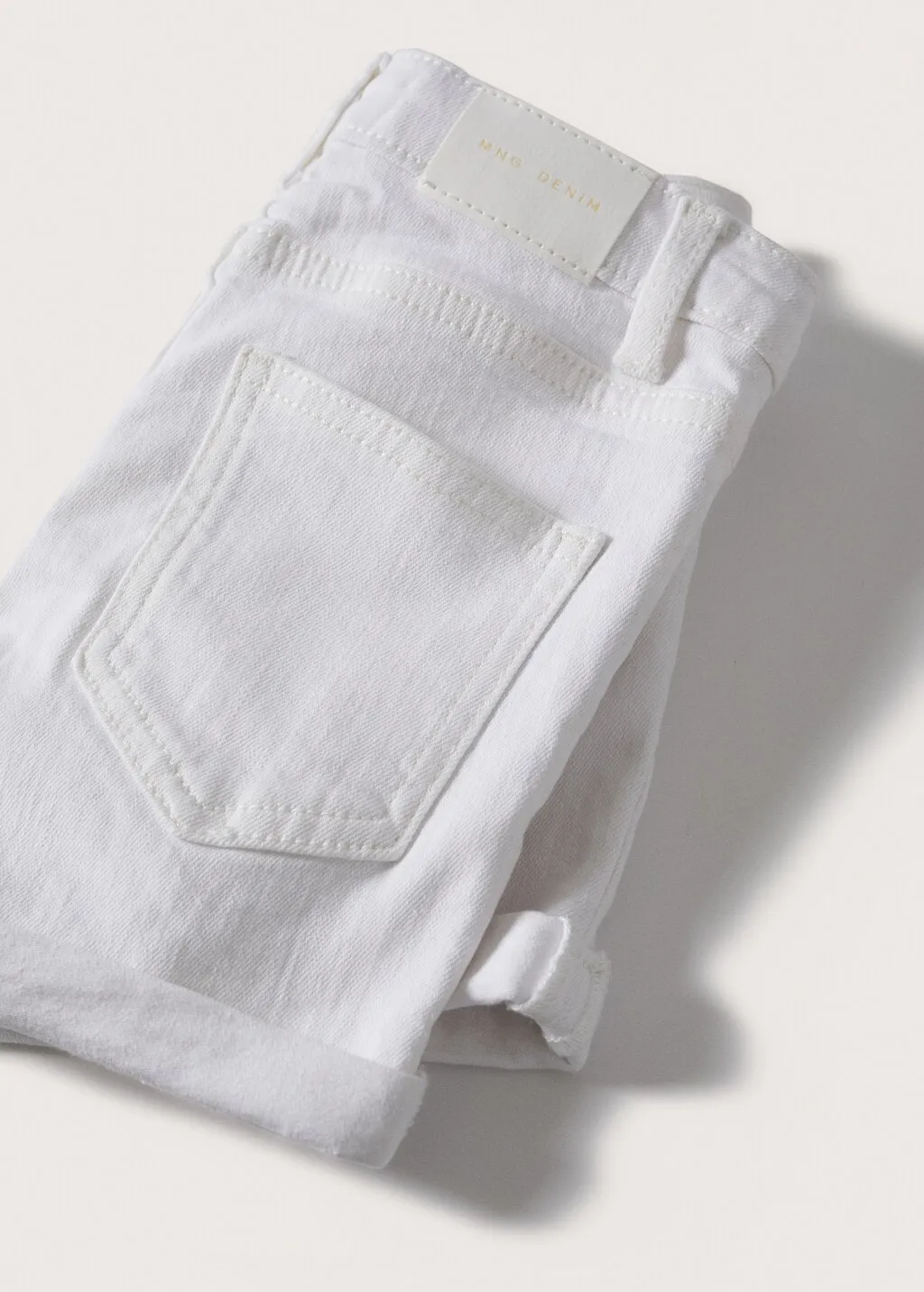 Short denim
