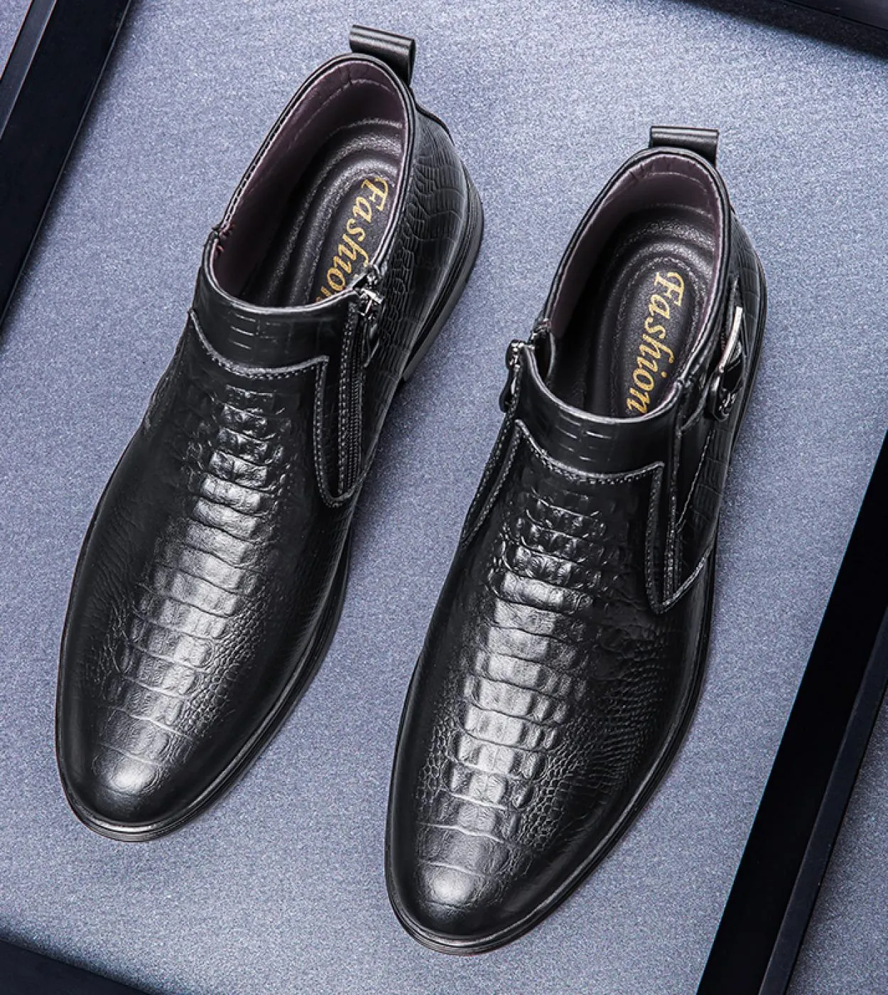 Stivaletti da uomo in pelle tinta unita moda business casual strada quotidiano versatile modello coccodrillo fibbia scarpe da uo