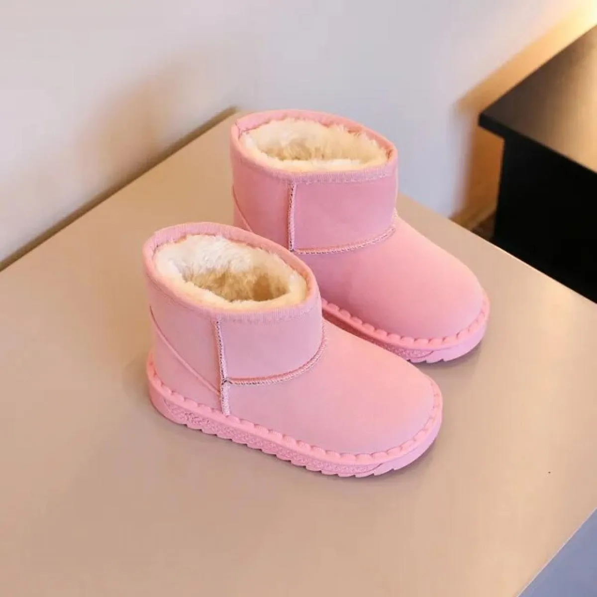 Stivali da neve per bambini 2024 Scarpe invernali calde da principessa per bambini Moda lucida suola piatta stivaletti antiscivo
